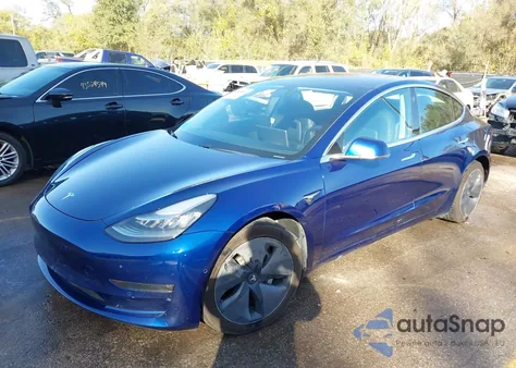 2018 Tesla Model 3 Long Range/Performance z USA, uszkodzony, nr VIN 5YJ3E1EB1JF130709